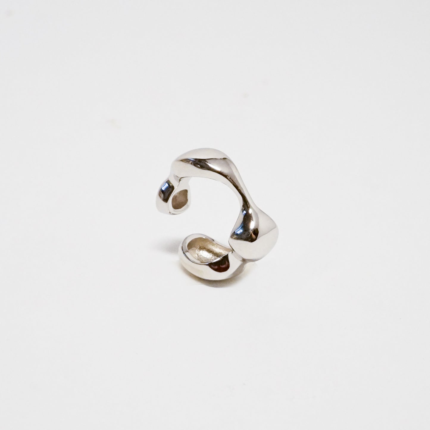 Bouncy Bold Ear Cuff (Single)