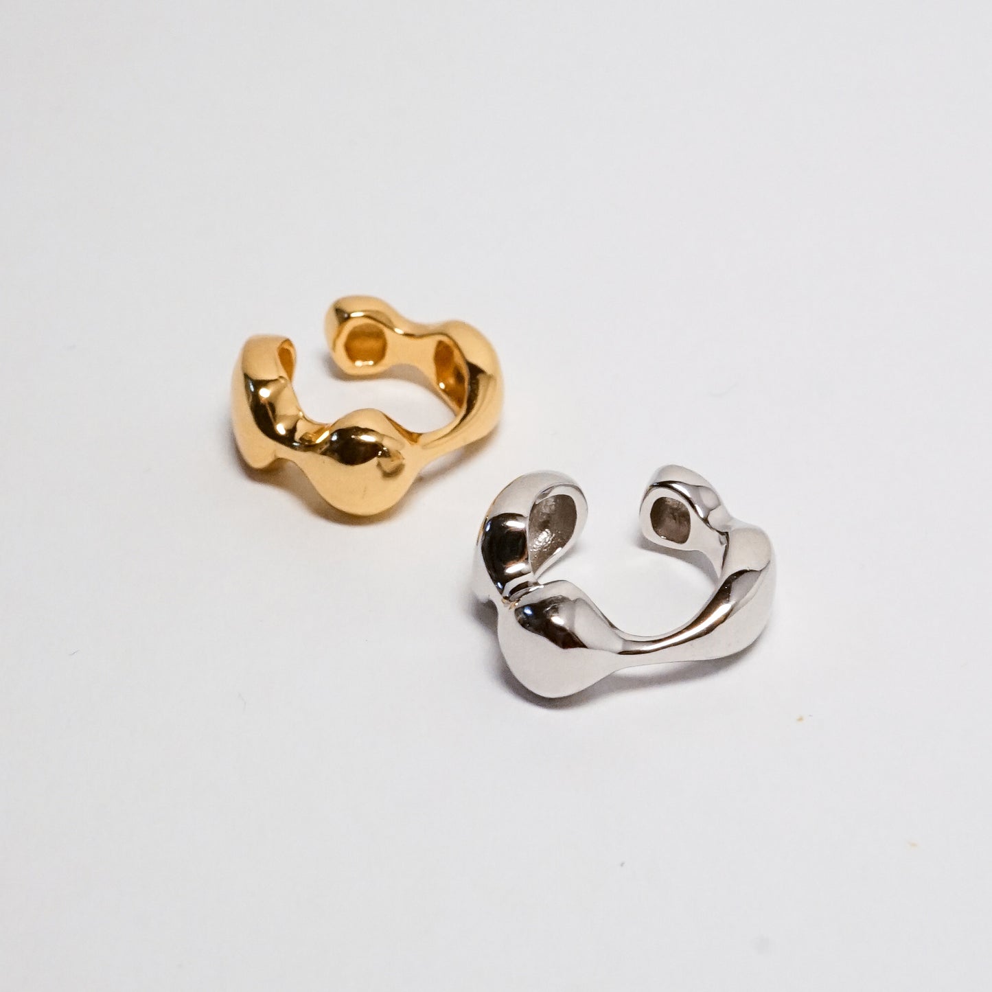 Bouncy Bold Ear Cuff (Single)