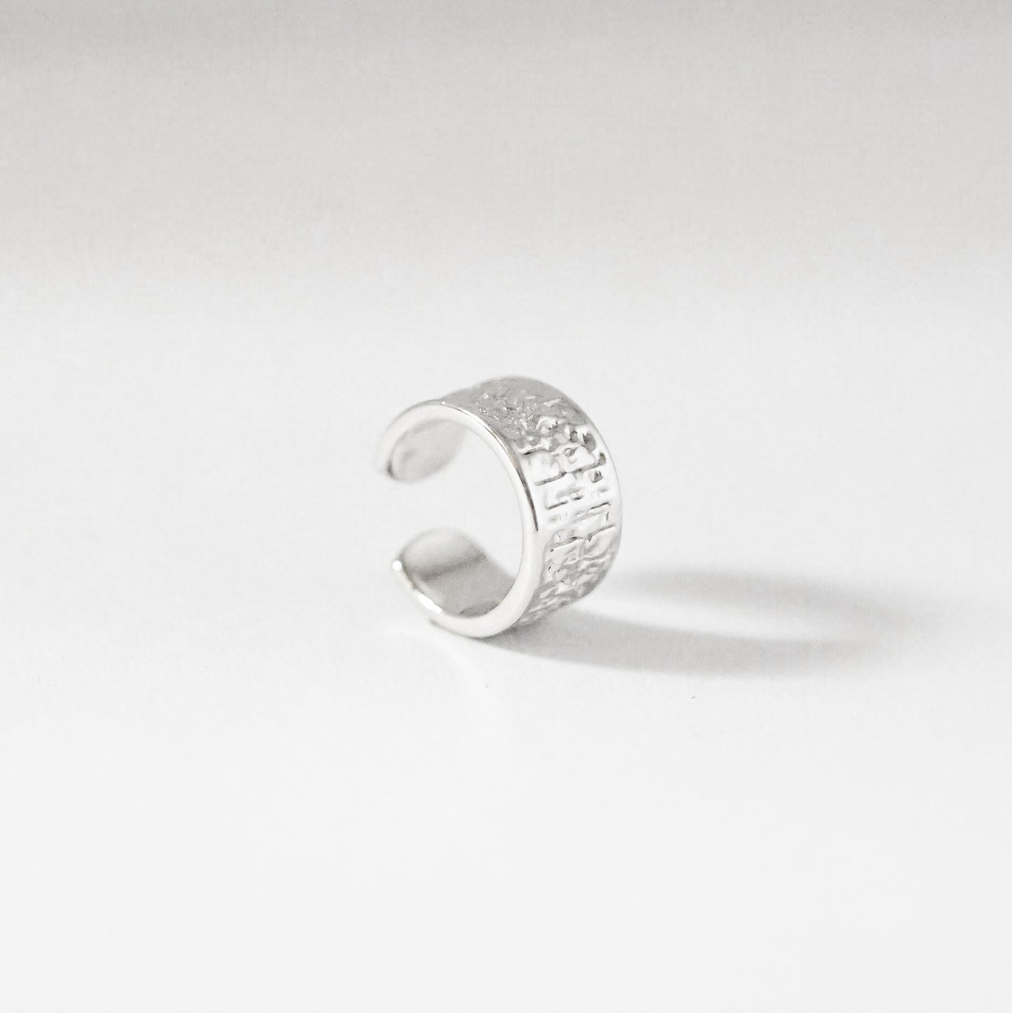 Riley Bold Ear Cuff (Single)
